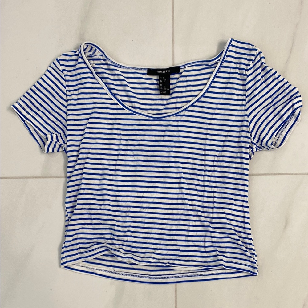 Forever 21 - Large - Crop Top Tee